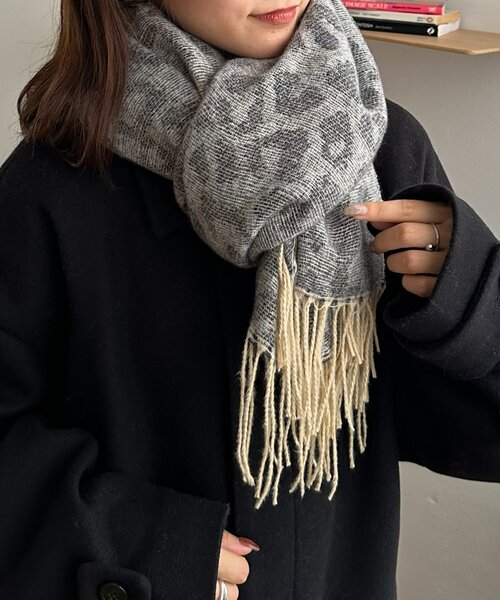 DISCOAT（ディスコート）の「レオパードジャガードストール（ストール/ショール・レディース・ベージュ/ブラウン/グレー・FREE）」の4枚目の写真