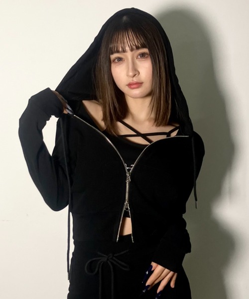 .KOM(ドットコム)の「A'GEM/9 × .kom 『.kom/ドットケーオーエム』 ラインストーンロゴショートZIPパーカー(セットアップ・レディース・ブラック/ピンク・FREE)」の9枚目の写真