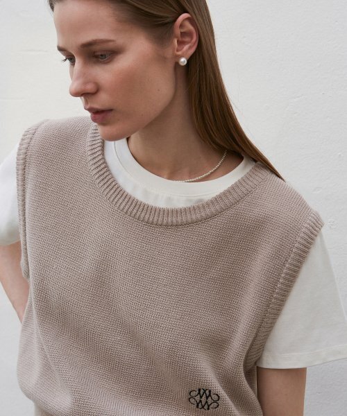 NICK&NICOLE（ニックアンドニコール）の「[ESSENTIAL] CREW NECK VEST_BEIGE（ベスト・レディース・その他・FREE）」の2枚目の写真
