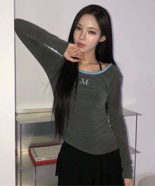 MUCENT（ムセント）の「セルアワンショルダーアシンメトリーチュニック長袖Tシャツ（3カラー）（Tシャツ/カットソー・レディース・チャコールグレー/ブラック/グレー系・FREE）」の8枚目の写真