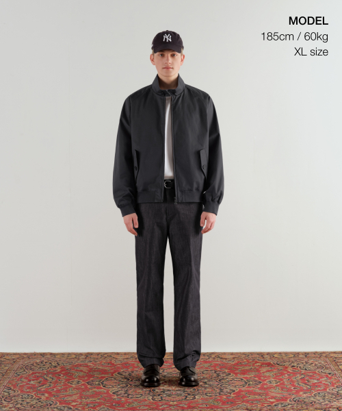 MUSINSA STANDARD（ムシンサスタンダード）の「コットンヘリングトンジャケット [ダークグレー]（ブルゾン・メンズ・その他・MEDIUM/LARGE/X-LARGE/XX-LARGE）」の2枚目の写真
