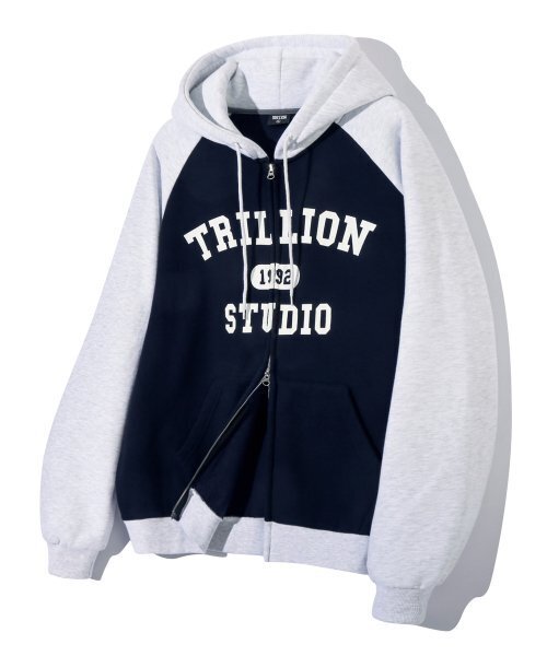 TRILLION(トリリオン)の「レギュラーカラー ミックス 1992 グラフィック フードジップアップ (NAVY)(パーカー・レディース・その他・LARGE/X-LARGE/SMALL/MEDIUM)」の1枚目の写真