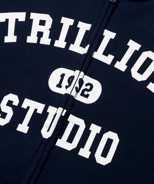 TRILLION(トリリオン)の「レギュラーカラー ミックス 1992 グラフィック フードジップアップ (NAVY)(パーカー・レディース・その他・LARGE/X-LARGE/SMALL/MEDIUM)」の8枚目の写真