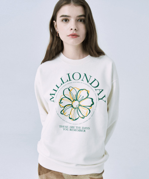 MILLION DAY(ミリオンデイ)の「MILLION ROUND FLOWER SWEATSHIRT(スウェット・レディース・ダークグリーン/ネイビー/アイボリー・LARGE/X-LARGE/MEDIUM)」の3枚目の写真