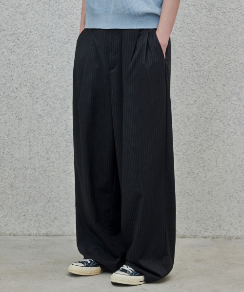 GLW(ジーエルダブリュ)の「ツーピンタックワイドストライプスラックスブラック(スラックス・レディース・その他・SMALL/MEDIUM/LARGE)」の1枚目の写真
