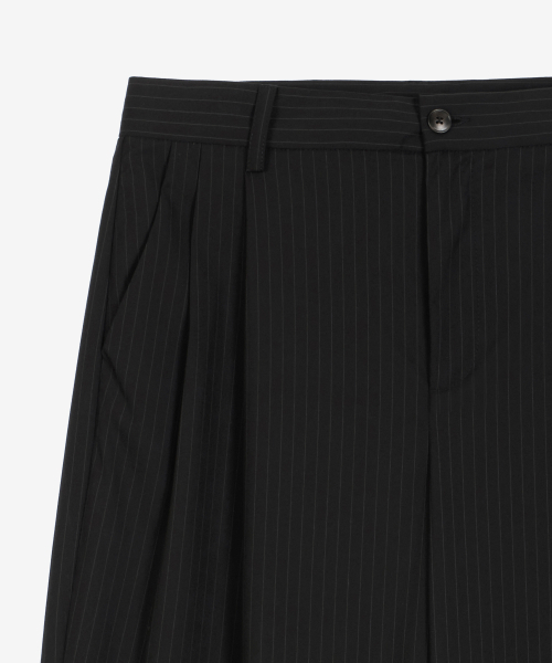 GLW(ジーエルダブリュ)の「ツーピンタックワイドストライプスラックスブラック(スラックス・レディース・その他・SMALL/MEDIUM/LARGE)」の10枚目の写真