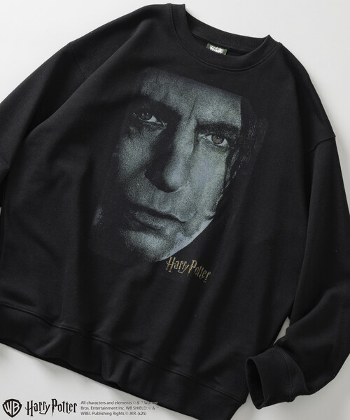 FREAK'S STORE(フリークスストア)の「Harry Potter/ハリー・ポッター スネイプ フロントプリントクルーネックスウェット(スウェット・メンズ・ブラック/ライトグレー・MEDIUM/LARGE)」の4枚目の写真