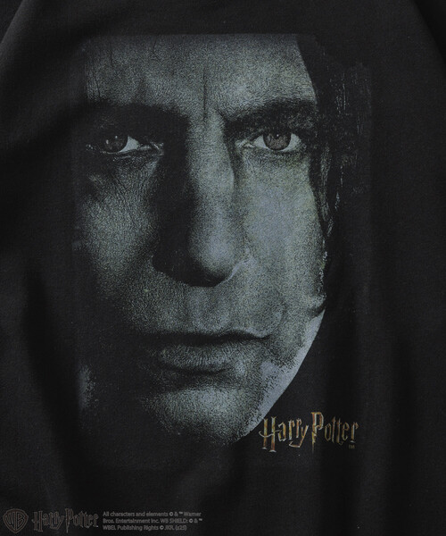 FREAK'S STORE(フリークスストア)の「Harry Potter/ハリー・ポッター スネイプ フロントプリントクルーネックスウェット(スウェット・メンズ・ブラック/ライトグレー・MEDIUM/LARGE)」の5枚目の写真