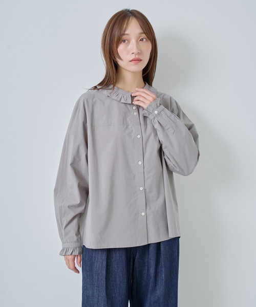 Kelen（ケレン）の「「KELEN / ケレン」フリル衿デザインブラウス（シャツ/ブラウス・レディース・グレー/オフホワイト/ブラック/サックスブルー・S/M）」の3枚目の写真