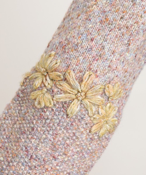 Emago(イマゴ)の「EMAGO 花刺繍ハイネックカーデ(カーディガン/ボレロ・レディース・アイボリー/ブラック/マスタード・FREE)」の14枚目の写真