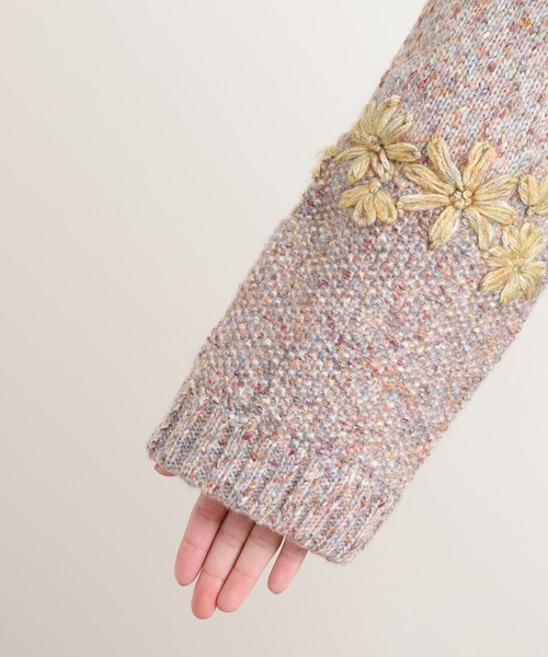 Emago(イマゴ)の「EMAGO 花刺繍ハイネックカーデ(カーディガン/ボレロ・レディース・アイボリー/ブラック/マスタード・FREE)」の13枚目の写真