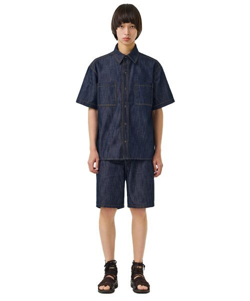 LAUGHER（ラファー）の「[夏][ノンフェイド] 2ポケットデニムワークシャツ半袖 - ディープブルー（シャツ/ブラウス・レディース・その他・MEDIUM/X-LARGE/LARGE）」の7枚目の写真
