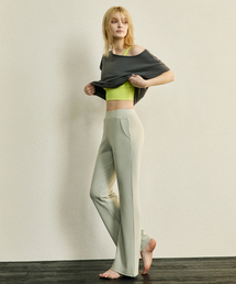 DEVIWEAR（デヴィウェア）の「女性 ヨガウェア DEVI-B0070-抹茶グリーン ピラティス セミブーツカット バンディングパンツ（スウェットパンツ）」