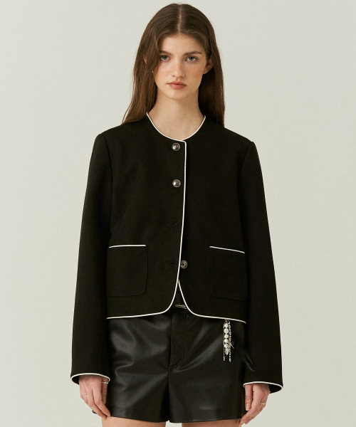 DOFFSEPT(ドフセプト)の「Suede Crop Classic Jacket in Black(テーラードジャケット・レディース・その他・FREE)」の1枚目の写真