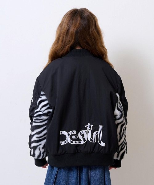 X-girl Stages（エックスガールステージス）の「【TBSドラマ フェイクマミー 着用アイテム】袖下ファー切替ブルゾン（ブルゾン・キッズ・ブラック/ホワイト系・130cm/140cm/90cm/110cm/120cm/100cm）」の6枚目の写真