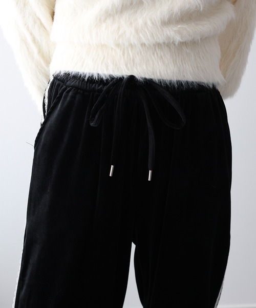 BLUEEAST（ブルーイースト）の「サイドレースベロアパンツ（その他パンツ・レディース・ブラック/ブラウン/ネイビー・MEDIUM）」の17枚目の写真
