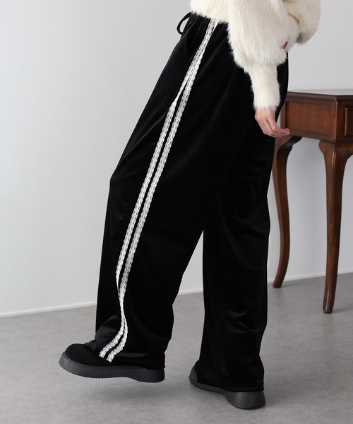 BLUEEAST（ブルーイースト）の「サイドレースベロアパンツ（その他パンツ・レディース・ブラック/ブラウン/ネイビー・MEDIUM）」の14枚目の写真