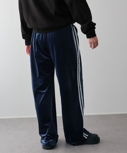 BLUEEAST（ブルーイースト）の「サイドレースベロアパンツ（その他パンツ・レディース・ブラック/ブラウン/ネイビー・MEDIUM）」の10枚目の写真