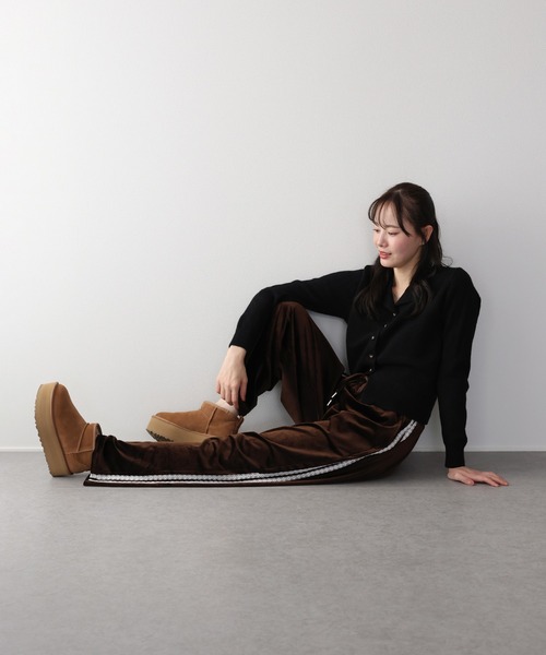 BLUEEAST（ブルーイースト）の「サイドレースベロアパンツ（その他パンツ・レディース・ブラック/ブラウン/ネイビー・MEDIUM）」の7枚目の写真