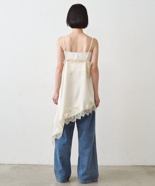 LOUNGEDRESS（ラウンジドレス）の「サテンレースアシメキャミ（シャツ/ブラウス・レディース・アイボリー/ブラック・FREE）」の16枚目の写真