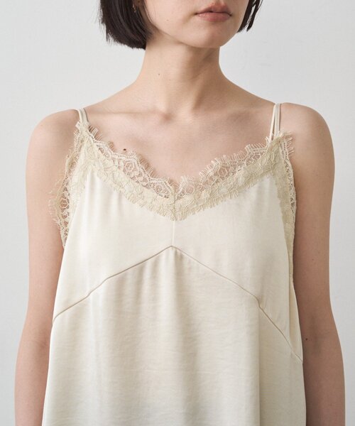 LOUNGEDRESS（ラウンジドレス）の「サテンレースアシメキャミ（シャツ/ブラウス・レディース・アイボリー/ブラック・FREE）」の18枚目の写真