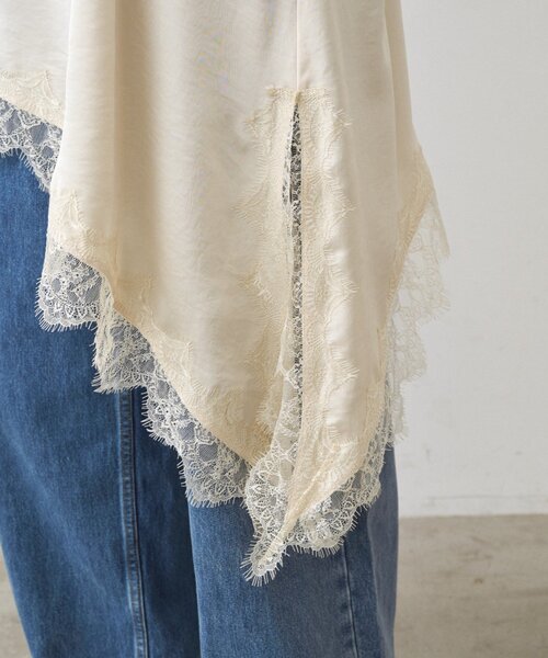 LOUNGEDRESS（ラウンジドレス）の「サテンレースアシメキャミ（シャツ/ブラウス・レディース・アイボリー/ブラック・FREE）」の19枚目の写真