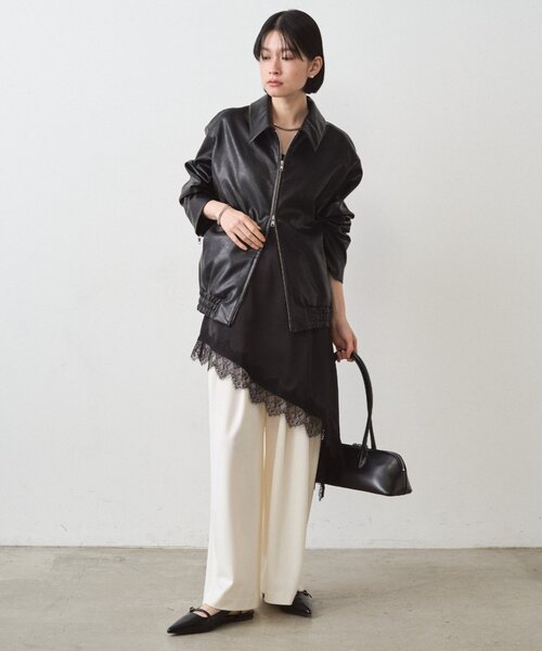 LOUNGEDRESS（ラウンジドレス）の「サテンレースアシメキャミ（シャツ/ブラウス・レディース・アイボリー/ブラック・FREE）」の20枚目の写真