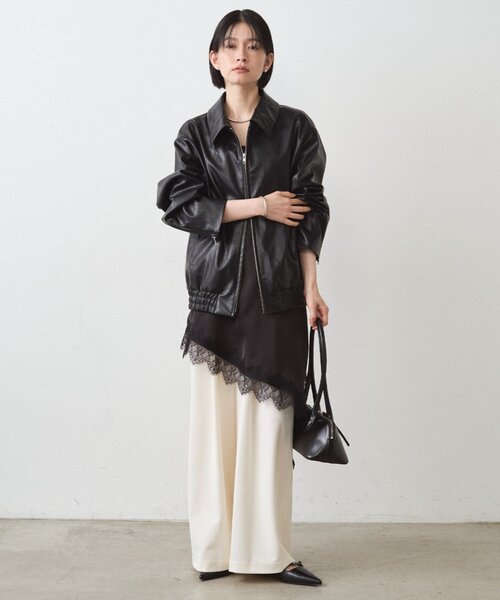 LOUNGEDRESS（ラウンジドレス）の「サテンレースアシメキャミ（シャツ/ブラウス・レディース・アイボリー/ブラック・FREE）」の21枚目の写真