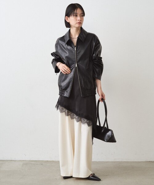 LOUNGEDRESS（ラウンジドレス）の「サテンレースアシメキャミ（シャツ/ブラウス・レディース・アイボリー/ブラック・FREE）」の22枚目の写真