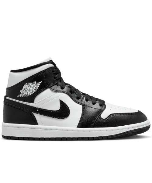 JORDAN BRAND(ジョーダンブランド)の「JORDAN BRAND Air Jordan 1 Mid(ジョーダンブランド ウィメンズ エア ジョーダン 1 Mid)(スニーカー・レディース・ホワイト系・25.5cm/26cm/26.5cm/27cm/27.5cm/28cm/28.5cm/29cm/23.5cm/25cm/24cm/23cm/24.5cm)」の4枚目の写真