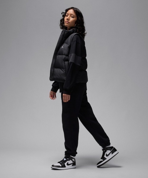 JORDAN BRAND(ジョーダンブランド)の「JORDAN BRAND Air Jordan 1 Mid(ジョーダンブランド ウィメンズ エア ジョーダン 1 Mid)(スニーカー・レディース・ホワイト系・25.5cm/26cm/26.5cm/27cm/27.5cm/28cm/28.5cm/29cm/23.5cm/25cm/24cm/23cm/24.5cm)」の11枚目の写真
