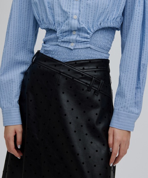 Ameri（アメリ）の「DOT FLOCKY LEATHER SKIRT（スカート・レディース・ブラック/ベージュ・SMALL/MEDIUM）」の5枚目の写真