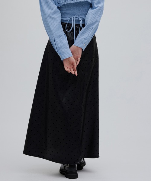 Ameri（アメリ）の「DOT FLOCKY LEATHER SKIRT（スカート・レディース・ブラック/ベージュ・SMALL/MEDIUM）」の7枚目の写真