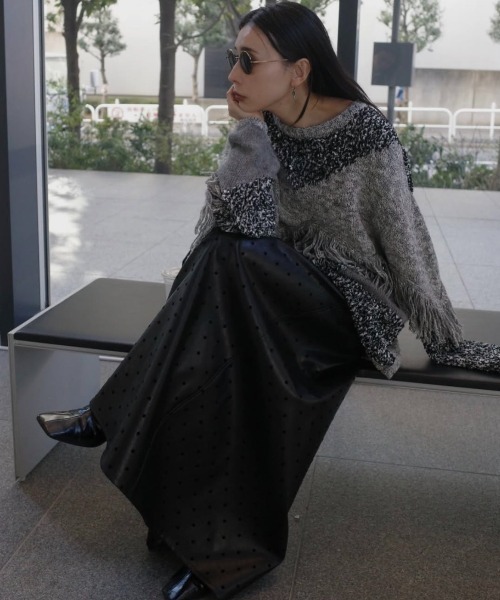 Ameri（アメリ）の「DOT FLOCKY LEATHER SKIRT（スカート・レディース・ブラック/ベージュ・SMALL/MEDIUM）」の9枚目の写真