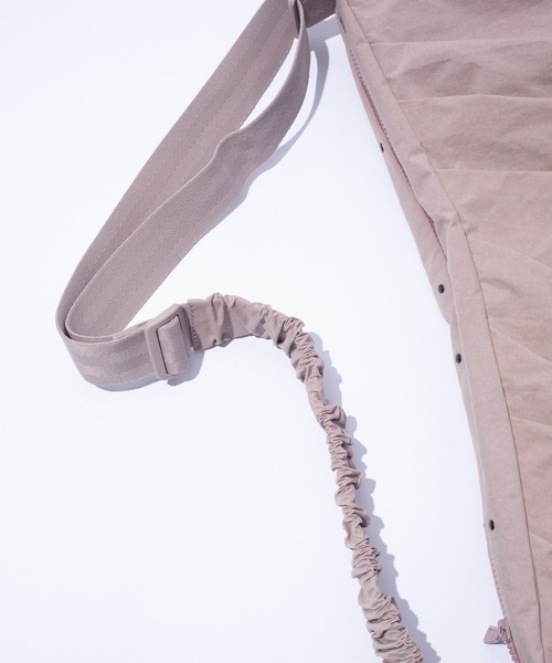 F/CE. （エフシーイー）の「F/CE. SCULPT ONE SHOULDER KONBUR / エフシーイー スカルプト ワン ショルダー コンブ（ショルダーバッグ・メンズ・ブラック/グレー・FREE）」の9枚目の写真