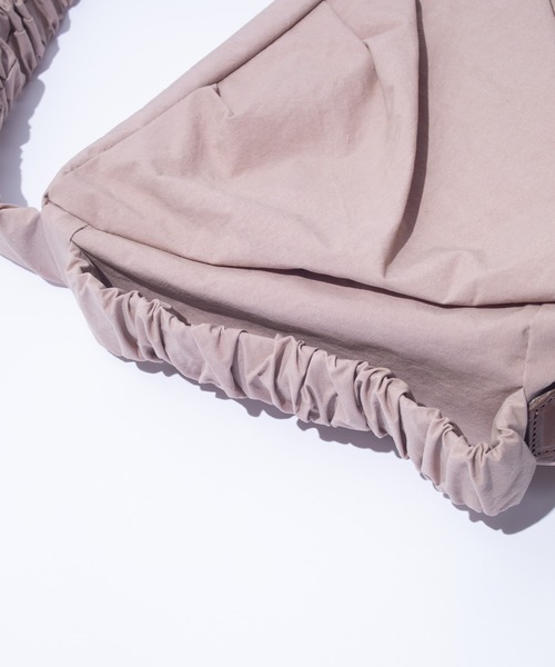 F/CE. （エフシーイー）の「F/CE. SCULPT ONE SHOULDER KONBUR / エフシーイー スカルプト ワン ショルダー コンブ（ショルダーバッグ・メンズ・ブラック/グレー・FREE）」の10枚目の写真