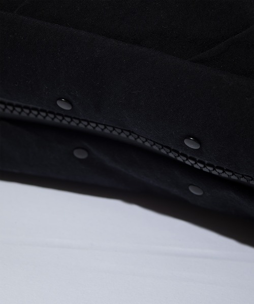 F/CE. （エフシーイー）の「F/CE. SCULPT ONE SHOULDER KONBUR / エフシーイー スカルプト ワン ショルダー コンブ（ショルダーバッグ・メンズ・ブラック/グレー・FREE）」の16枚目の写真