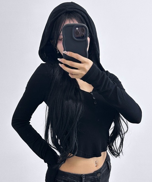 FOLLOWIN(フォロウィン)の「フーディーシースルーライクショートトップス(Tシャツ/カットソー・レディース・アイボリー/チャコールグレー/ブラック・FREE)」の11枚目の写真
