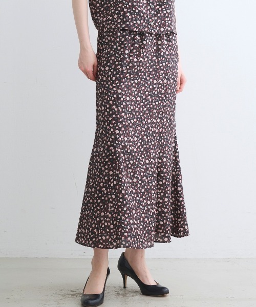 three dots(スリードッツ)の「シルキーツイル ナロウスカート(スカート・レディース・マルチ・SMALL/MEDIUM)」の1枚目の写真