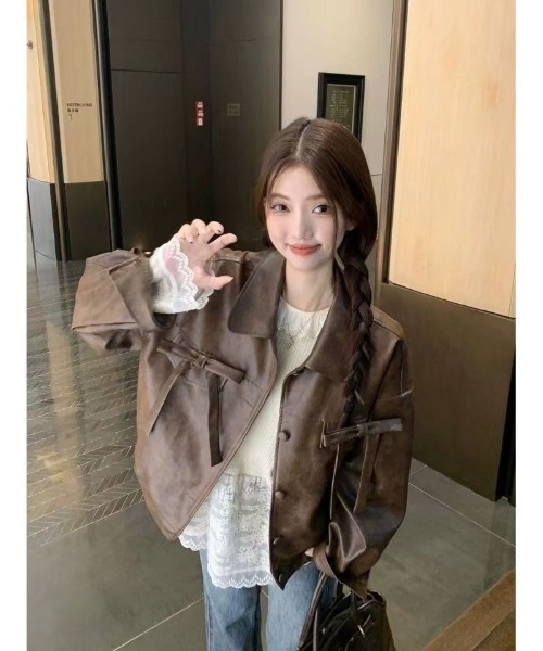 Ritzy(リッツィー)の「衿&裾レース付きフェイク仕様ロングスリーブTシャツ(Tシャツ/カットソー・レディース・ベージュ・M)」の3枚目の写真