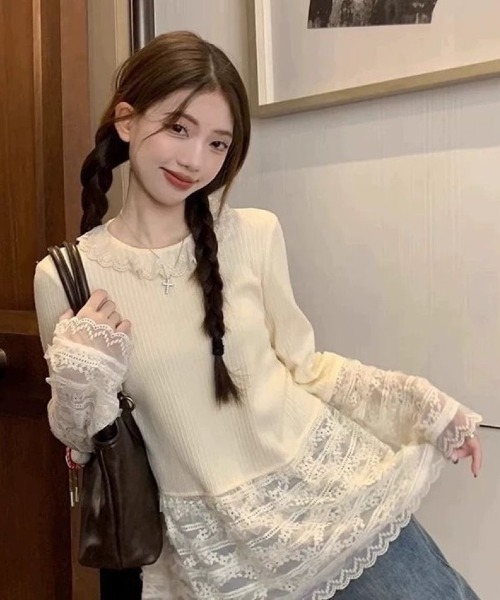 Ritzy(リッツィー)の「衿&裾レース付きフェイク仕様ロングスリーブTシャツ(Tシャツ/カットソー・レディース・ベージュ・M)」の2枚目の写真