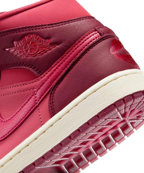 JORDAN BRAND(ジョーダンブランド)の「エア ジョーダン 1 MID SE ウィメンズシューズ / Air Jordan 1 Mid SE Women's Shoes IB7018-600 Team Red(スニーカー・レディース・レッド・22/26/25.5/25/24.5/24/23.5/23/22.5)」の8枚目の写真