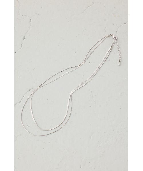 AZUL by moussy(アズールバイマウジー)の「スネークチェーン2連ネックレス(ネックレス・レディース・ゴールド/シルバー・FREE)」の4枚目の写真