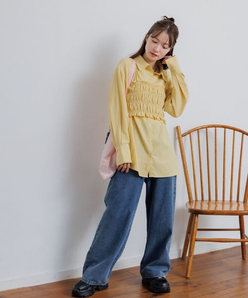 RETRO GIRL(レトロガール)の「シャーリングキャミ×シャツSET(シャツ/ブラウス・レディース・オフホワイト/ブルー/イエロー・FREE)」の5枚目の写真