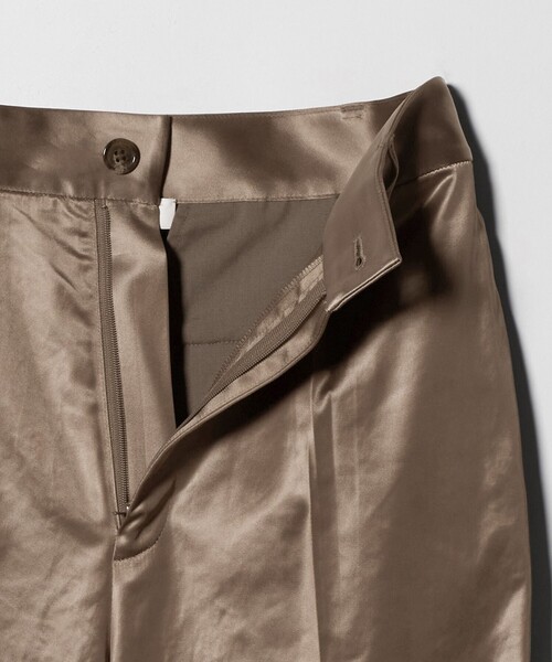 MARW UNITED ARROWS（マルゥ ユナイテッドアローズ）の「＜MARW UNITED ARROWS＞サテン ストレート パンツ（その他パンツ・レディース・モカ/ネイビー・38/36）」の16枚目の写真