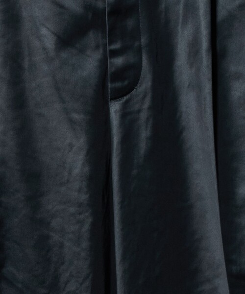 MARW UNITED ARROWS（マルゥ ユナイテッドアローズ）の「＜MARW UNITED ARROWS＞サテン ストレート パンツ（その他パンツ・レディース・モカ/ネイビー・38/36）」の22枚目の写真