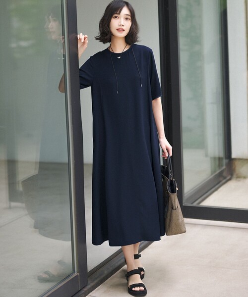 23区 L(ニジュウサンクオオキイサイズ)の「ストレッチジョーゼット フレアワンピース(ワンピース・レディース・ネイビー系/ブラック系/ダークブラウン系・44/46)」の10枚目の写真