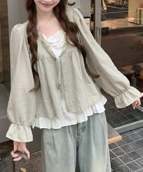 SHOUYO(ショウヨウ)の「前リボン フリルデザイン ペプラムブラウス(シャツ/ブラウス・レディース・ベージュ/ライトグリーン・M)」の1枚目の写真