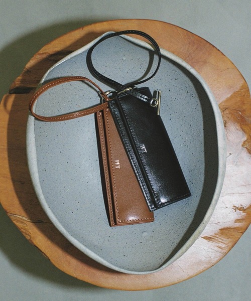 ADAM ET ROPE'(アダムエロペ)の「【PFT】Coin Charm(コインケース・レディース・ブラック/ベージュ系その他・FREE)」の1枚目の写真