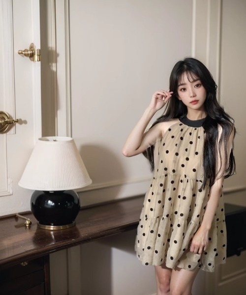 NoBelle(ノベル)の「ドット柄ワンホン風 ノースリーブ水玉ワンピース(ワンピース・レディース・ブラウン・M/S)」の2枚目の写真
